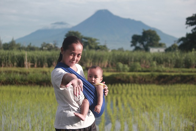 benefits of baby wearing