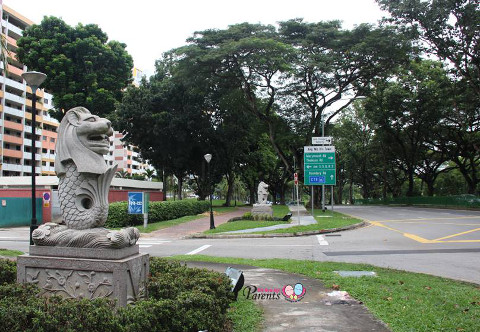 pair of merlions at Ang Mo Kio Ave 1