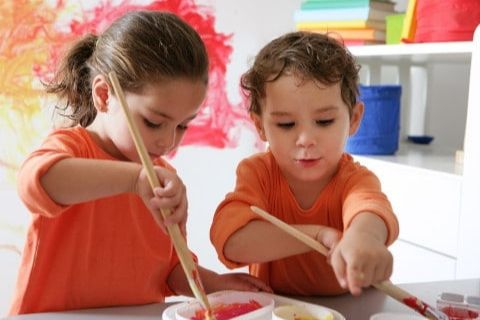 children painting