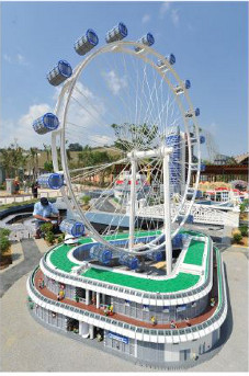 replica of the singapore flyer at LEGOLAND Malaysia