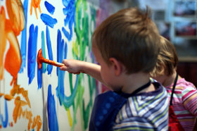 kids painting