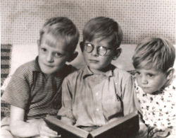 Brian Caswell (centre) with his brothers