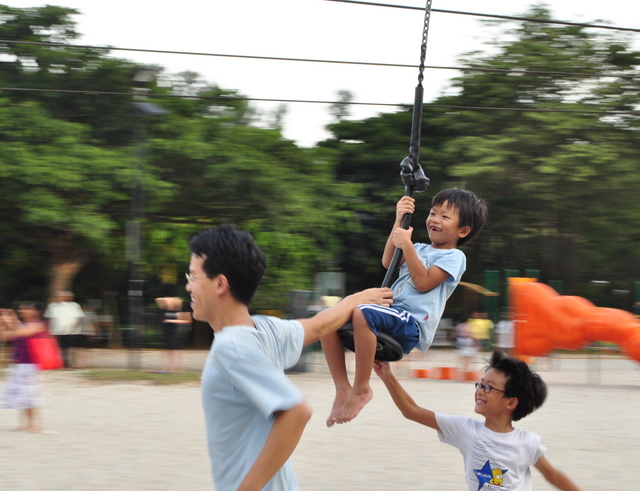 Andy from Sengkang babies playing with his children