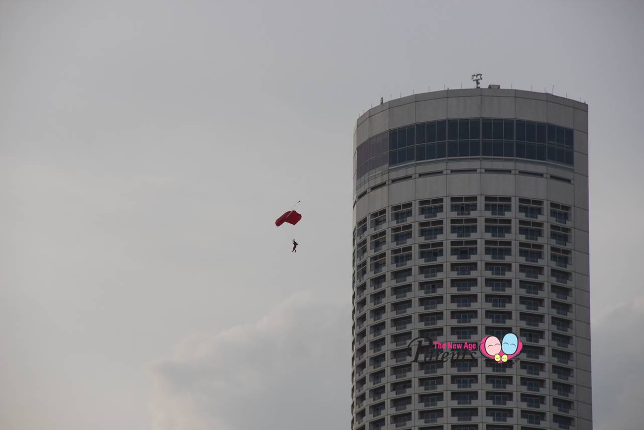 SG50 NDP 2015 parachuter