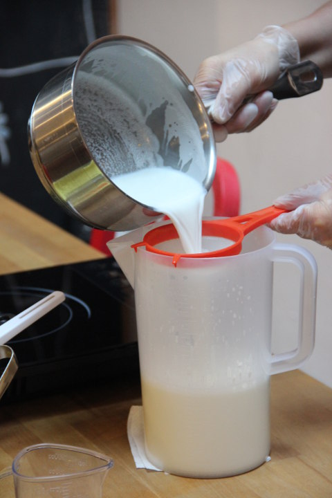 how to make homemade yoghurt - sieve the mixture