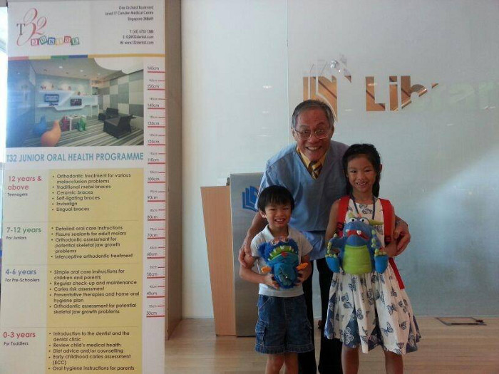 Dr Lim Swee Teck at T32 Junior Show & Tell at AMK Library