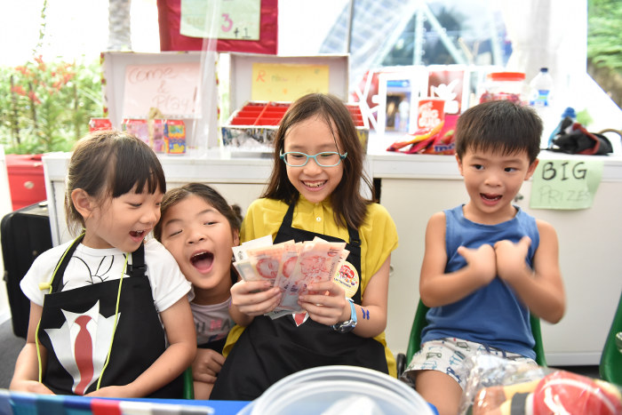 Hannah and her Cousins Sentosa Kidz Flea