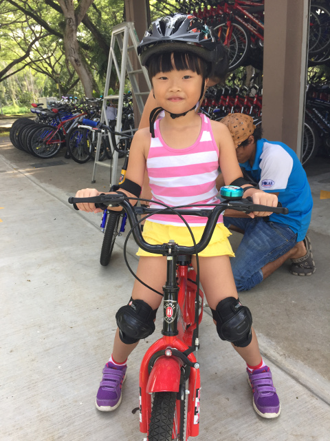 learning how to ride a bicycle - learner bike winner rainie