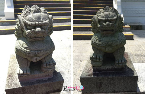 lion statues guarding the tower