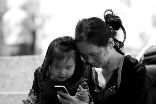 when should i give mobile phone to child