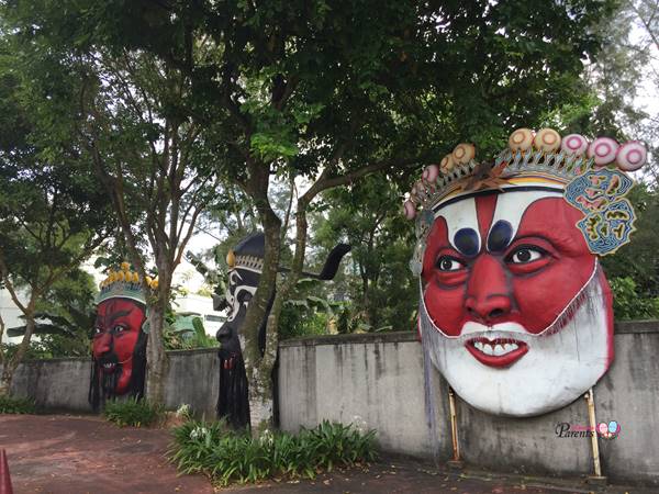 huge opera face mask at Haw Par Villa Singapore