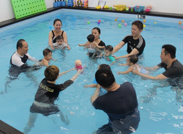 Can babies swims - little splashes swim school