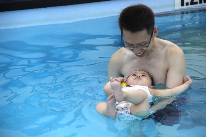 baby learning to swim little splashes swim school