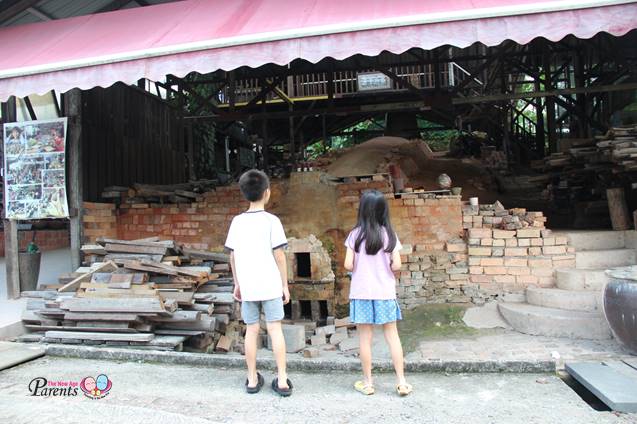checking out the last dragon kiln in singapore