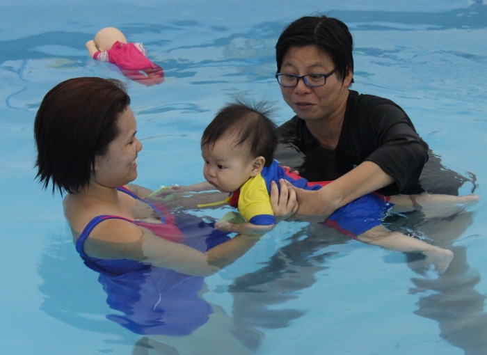 parent and baby swimming class - little splashes swim school