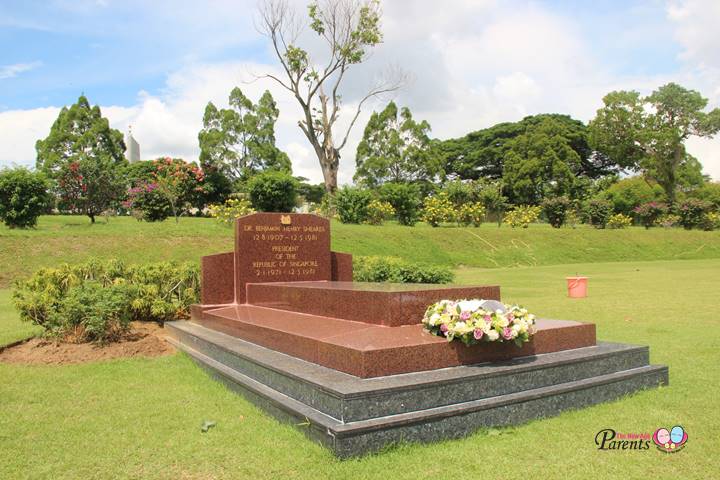 tomb of benjamin sheares in kranji cemetery