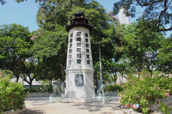 Lim Bo Seng Memorial at Esplanade Park