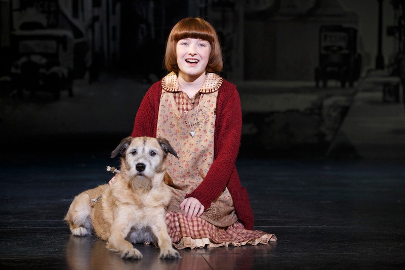 Annie The Musical - Annie and the dog she rescued, Sandy