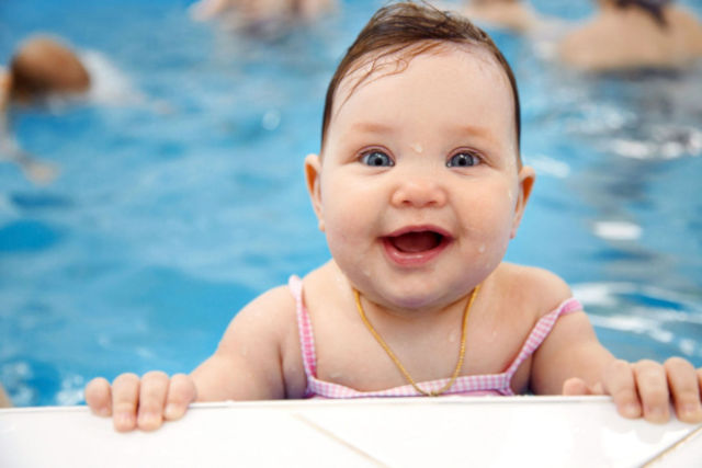 how can babies swim
