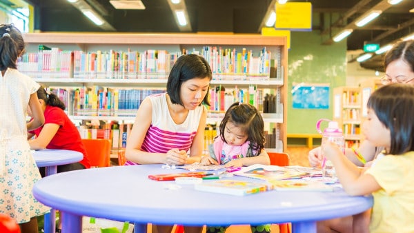 child-friendly-libraries-in-singapore-queenstown-library