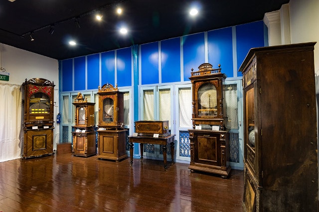 musical box display singapore musical box museum