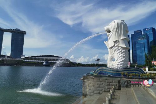 Original Merlion statue at Merlion Park