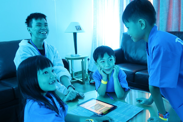 Children learn to be doctors - Doctor for a day Mount Elizabeth Hospital