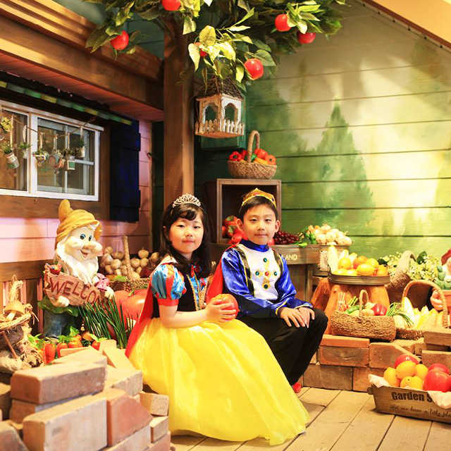 dress up as snow white at herbisland korea