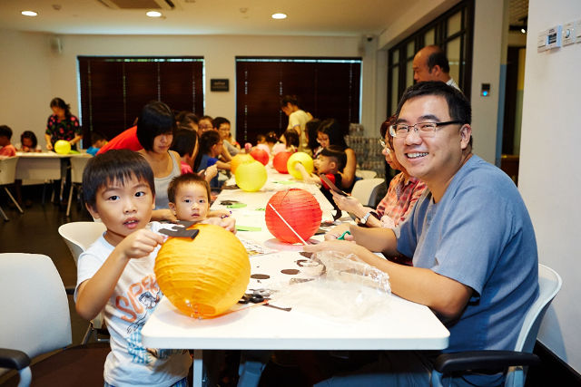 Wan Qing Mid Autumn Festival Paper Lantern Colouring Craft