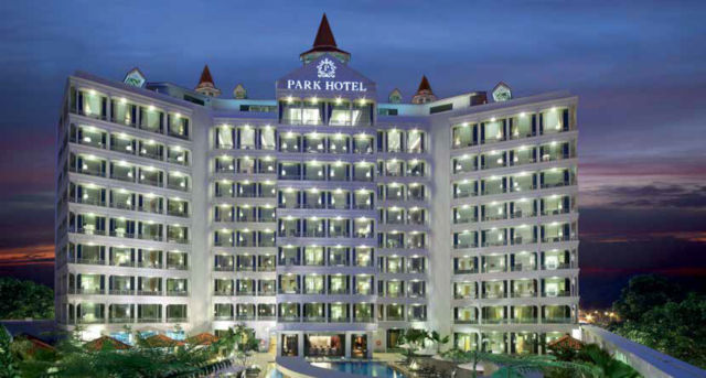 park hotel clarke quay facade