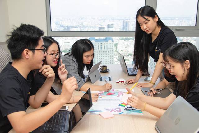 Students using HP Laptop