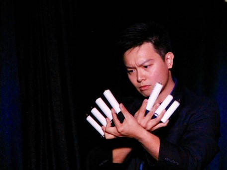 MAGIC SHOW by MING DA singapore book bazaar