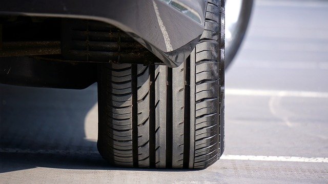 Replacing car tyres in Singapore