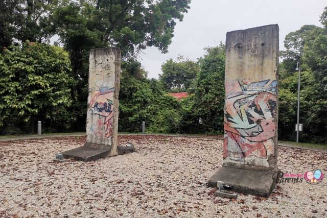 Berlin Wall Fragments University Town