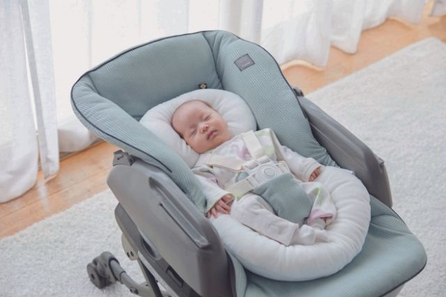 Combi baby hot sale chair