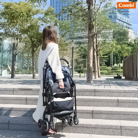 lightweight strollers for newborn Combi Sugocal