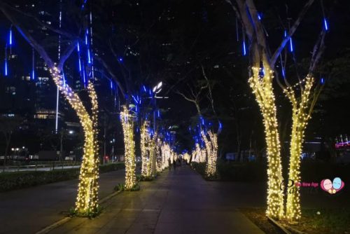 Light installations at the Marina Bay waterfront promenade