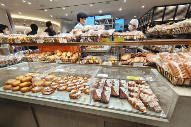 Burdigala french bakery food in japan