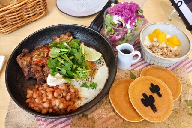 Peanuts Cafe food in tokyo