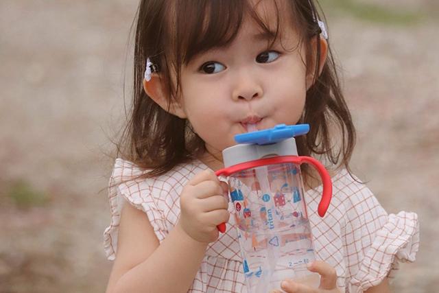 Evorie Tritan Kids Straw Water Bottle Mug for drinking