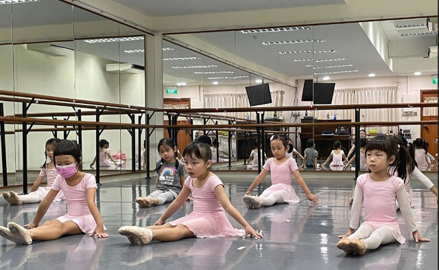 Crestar Ballet Classes in Singapore