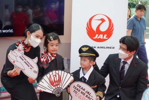 Japan Rail Fair Photo-Taking Session with JAL Flight Attendants