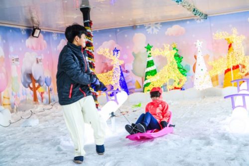 Changi Airport Candy Snow House - Snow sleighing