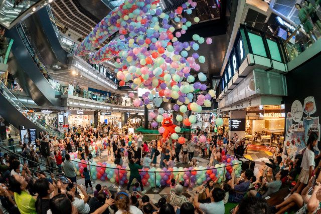 Funan Mall Balloon Shower