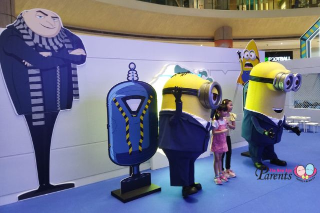 Suntec City Minions Meet and Greet