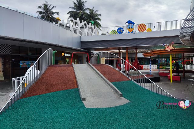 VivoCity Play Court Donald Duck