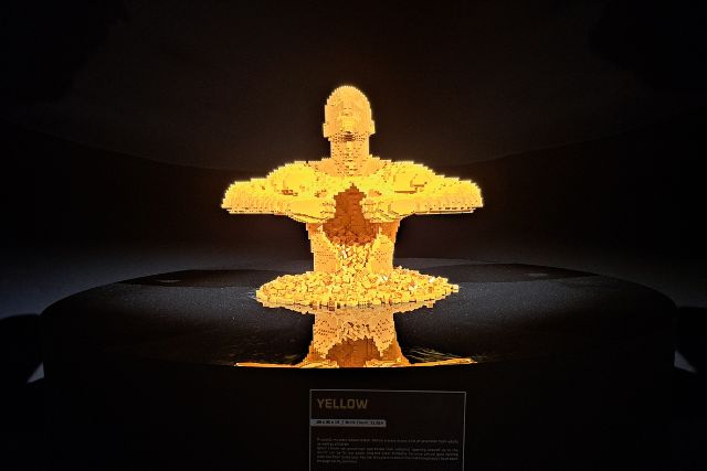 Art of the Brick sculptures