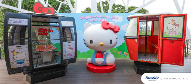 Hello Kitty sculpture Singapore Cable Car