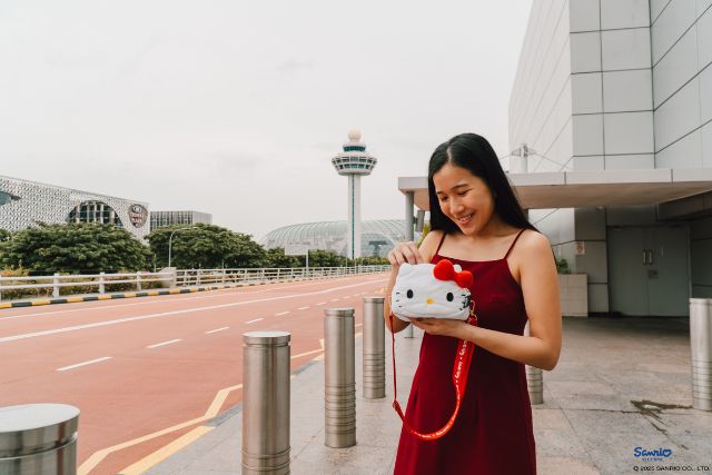 Changi CNY Hello Kitty Prosperity Purse