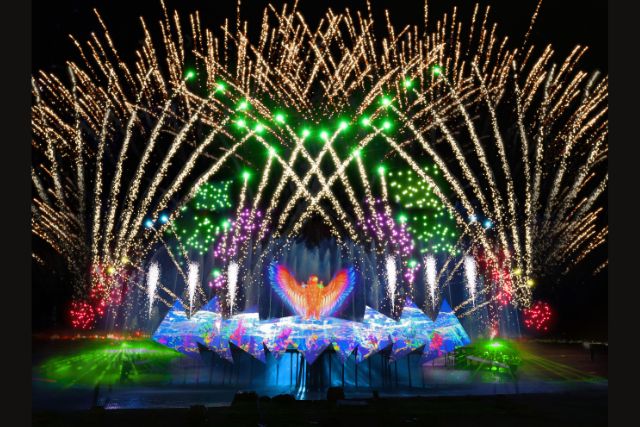 Wings of Time Fireworks Symphony Dazzles with Four Times Longer Fireworks Display